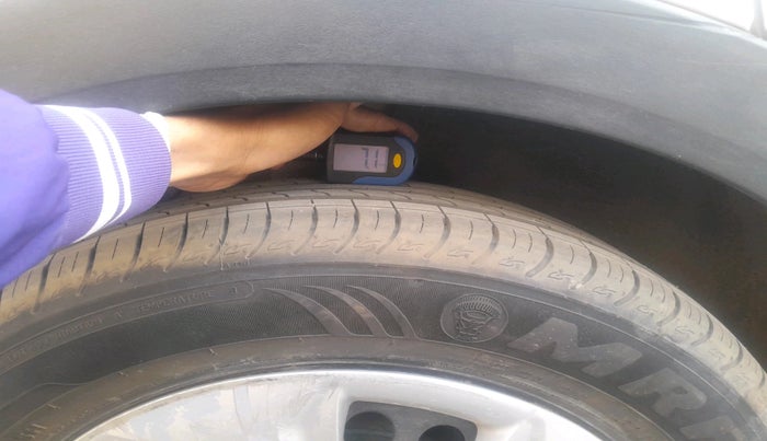 2017 Hyundai Creta E PLUS 1.6 PETROL, Petrol, Manual, 1,03,700 km, tyre