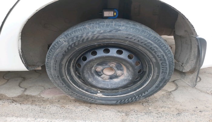 2011 Toyota Etios G, Petrol, Manual, 72,171 km, tyre