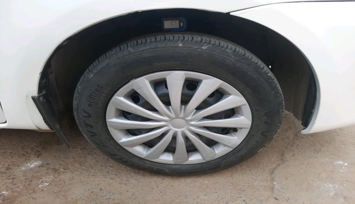 2011 Toyota Etios G, Petrol, Manual, 72,171 km, tyre