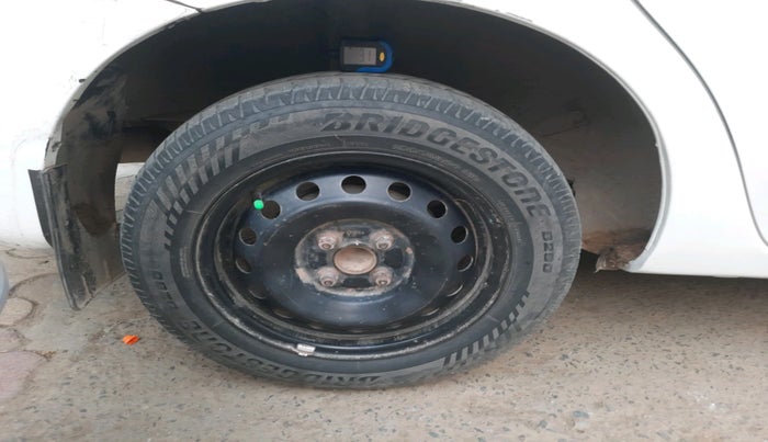 2011 Toyota Etios G, Petrol, Manual, 72,171 km, tyre