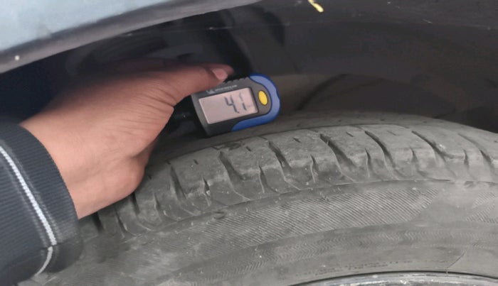 2022 Maruti XL6 ZETA MT, Petrol, Manual, 48,325 km, tyre