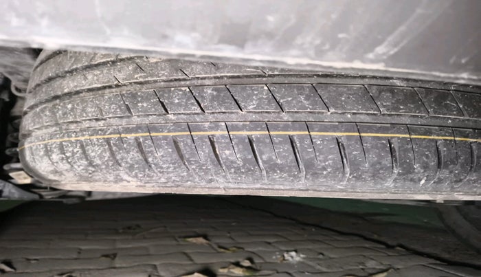 2022 Hyundai ALCAZAR PLATINUM 2.0 MT 7STR, Petrol, Manual, 27,577 km, tyre