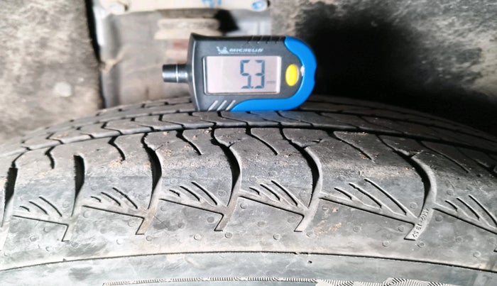 2022 Hyundai ALCAZAR PLATINUM 2.0 MT 7STR, Petrol, Manual, 27,577 km, tyre