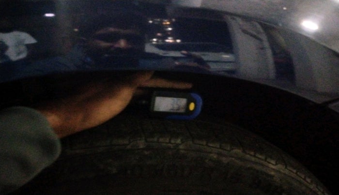 2013 Volkswagen Vento HIGHLINE 1.6 MPI, Petrol, Manual, 83,014 km, tyre