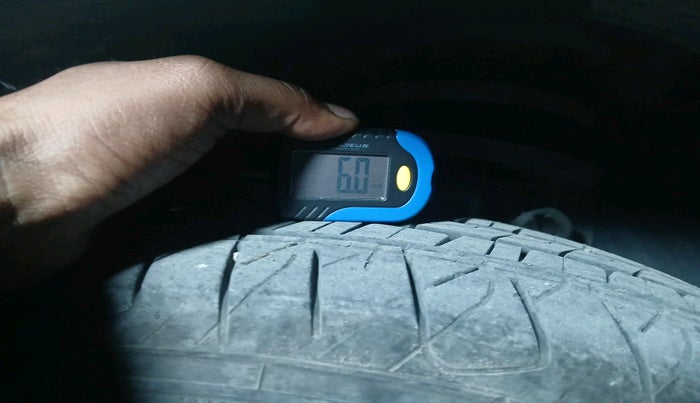 2017 Mahindra XUV500 W4, Diesel, Manual, 92,076 km, tyre