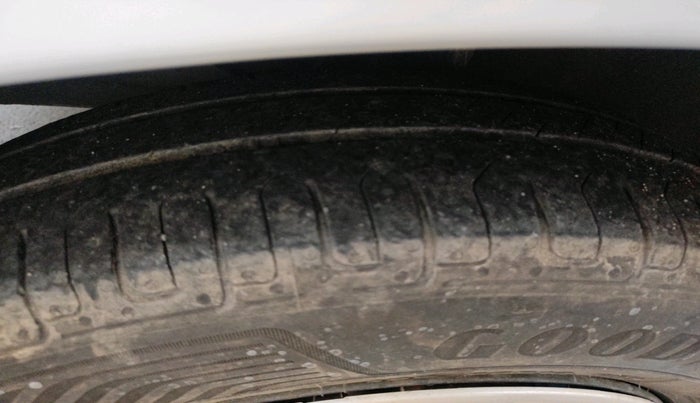 2019 Maruti Dzire VXI, Petrol, Manual, 1,79,953 km, tyre