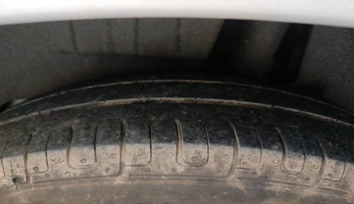 2019 Maruti Dzire VXI, Petrol, Manual, 1,79,953 km, tyre