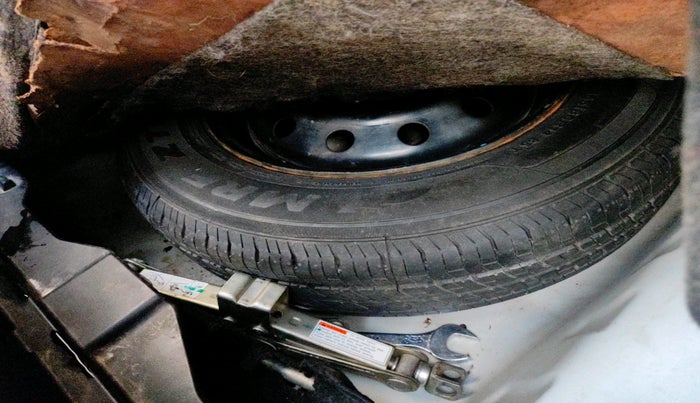 2019 Maruti Dzire VXI, Petrol, Manual, 1,79,953 km, tyre