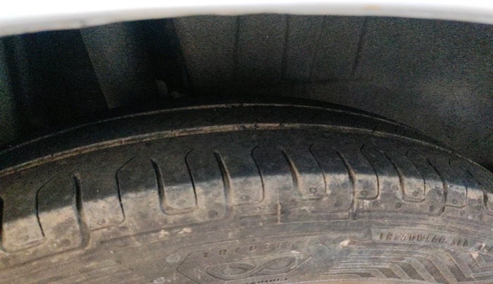 2019 Maruti Dzire VXI, Petrol, Manual, 1,79,953 km, tyre