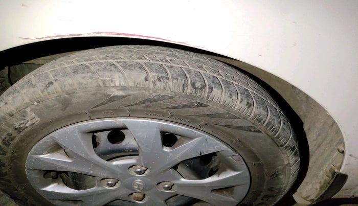 2015 Hyundai Grand i10 SPORTZ 1.2 KAPPA VTVT, Petrol, Manual, 74,302 km, tyre