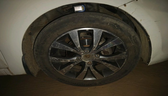 2014 Hyundai Verna FLUIDIC 1.6 CRDI SX, Diesel, Manual, 1,01,389 km, tyre