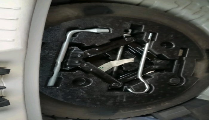 2021 Mahindra XUV300 W6 1.5 DIESEL AMT, Diesel, Automatic, 95,832 km, tyre