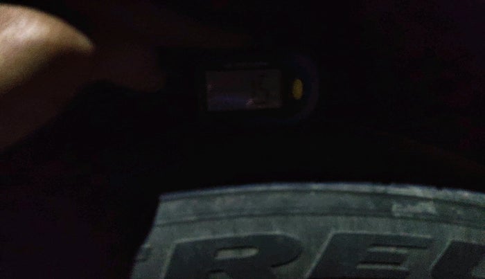 2017 Volkswagen Vento HIGHLINE 1.5 AT, Diesel, Automatic, 1,71,346 km, tyre