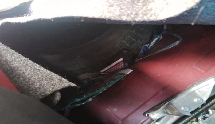 2016 Honda Brio VX MT, Petrol, Manual, 55,531 km, tyre