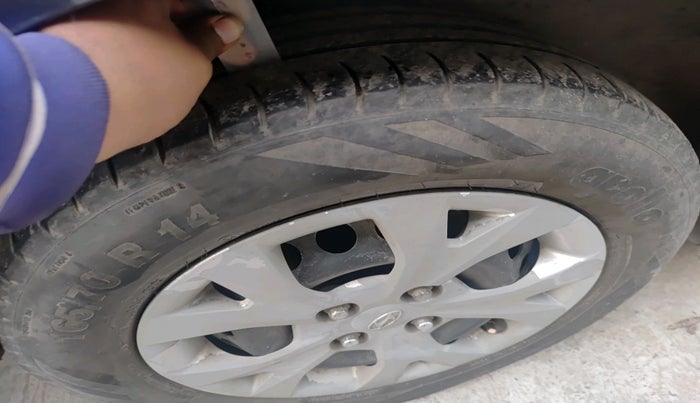 2013 Hyundai Grand i10 MAGNA 1.2 KAPPA VTVT, Petrol, Manual, 1,90,494 km, tyre