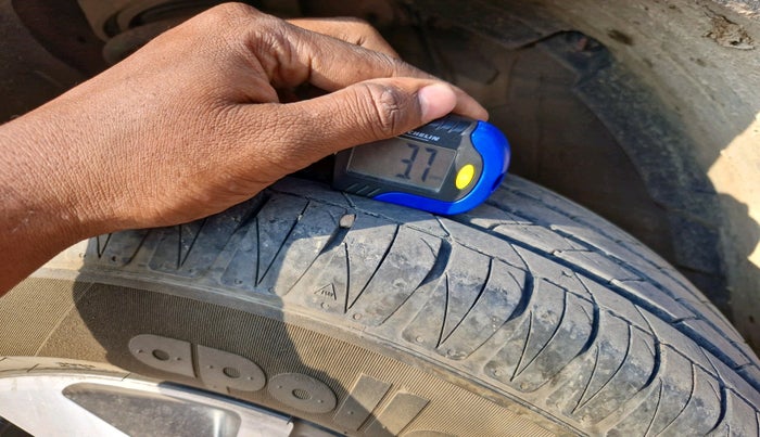 2022 KIA SONET HTX PLUS 1.5, Diesel, Manual, 28,170 km, tyre