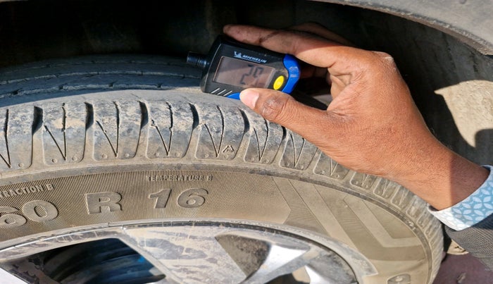 2022 KIA SONET HTX PLUS 1.5, Diesel, Manual, 28,170 km, tyre