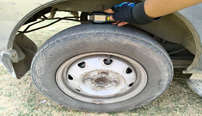 2015 Maruti Eeco 5 STR WITH A/C+HTR, Petrol, Manual, 1,74,429 km, tyre