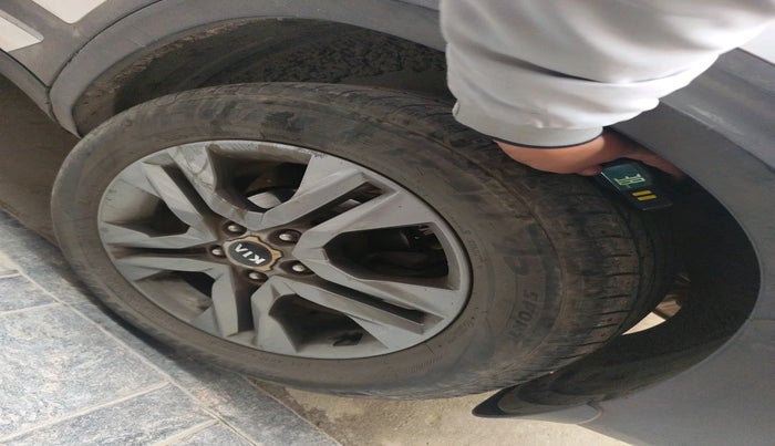 2020 KIA SELTOS HTX IVT 1.5 PETROL, Petrol, Automatic, 1,00,589 km, tyre