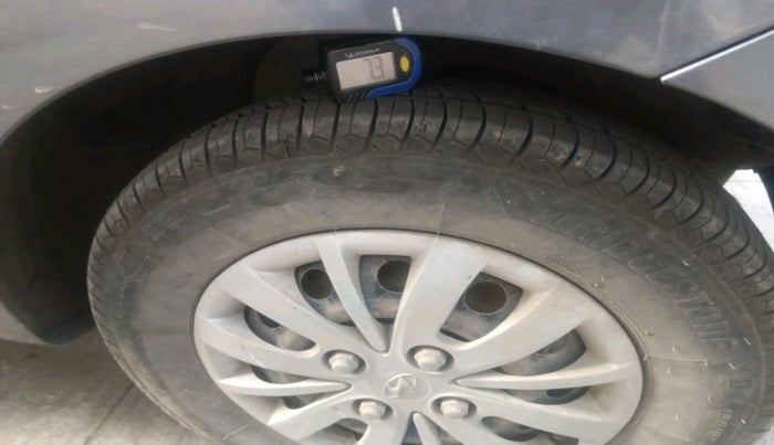 2013 Hyundai i10 MAGNA 1.2, Petrol, Manual, 43,797 km, tyre