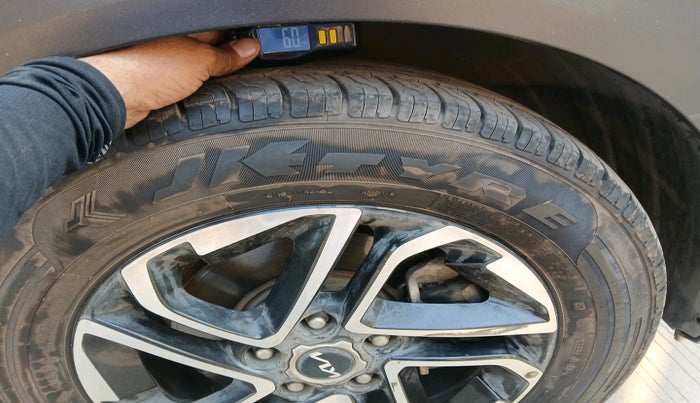 2022 KIA CARENS LUXURY PLUS 1.5 DIESEL AT 6 STR, Diesel, Automatic, 62,200 km, tyre