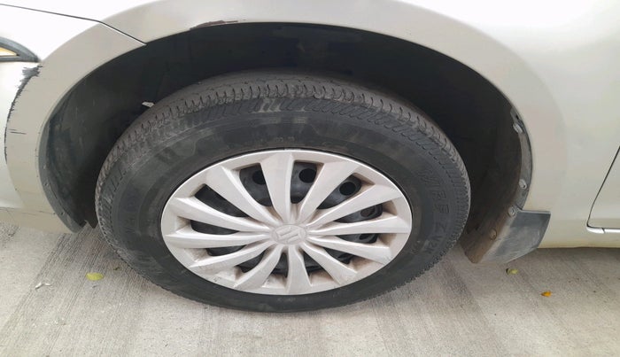 2016 Maruti Swift Dzire VXI, Petrol, Manual, 72,886 km, tyre