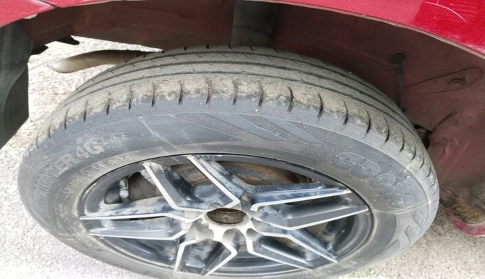 2015 Toyota Etios Liva GD, Diesel, Manual, 1,07,593 km, tyre