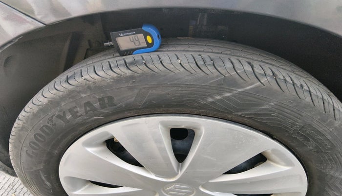 2016 Maruti Ertiga VXI, Petrol, Manual, 76,180 km, tyre