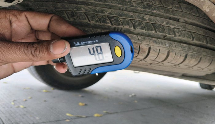 2016 Maruti Ertiga VXI, Petrol, Manual, 76,180 km, tyre