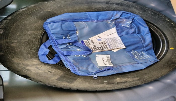 2021 Hyundai VENUE SX 1.0 TURBO, Petrol, Manual, 5,968 km, tyre