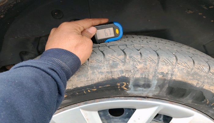 2016 Mahindra XUV500 W6, Diesel, Manual, 1,84,988 km, tyre