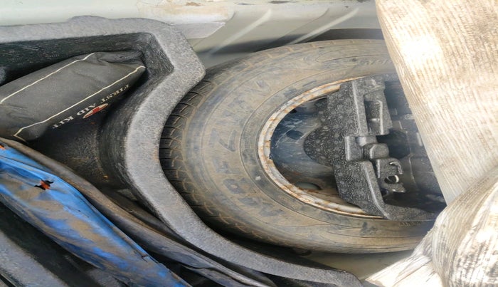 2012 Skoda Rapid AMBITION 1.6 TDI CR MT, Diesel, Manual, 68,455 km, tyre