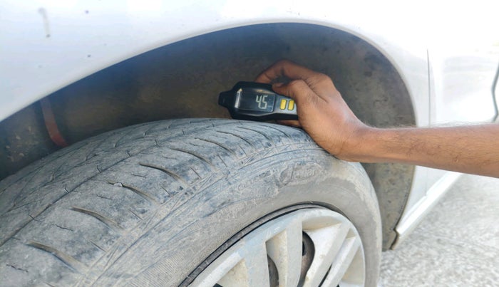 2012 Skoda Rapid AMBITION 1.6 TDI CR MT, Diesel, Manual, 68,455 km, tyre