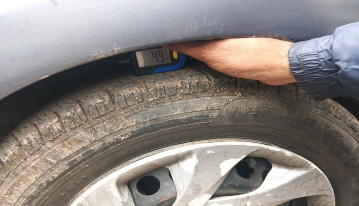 2016 Hyundai Grand i10 SPORTZ 1.2 KAPPA VTVT, CNG, Manual, 1,07,868 km, tyre