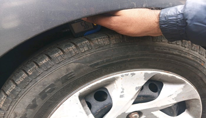 2016 Hyundai Grand i10 SPORTZ 1.2 KAPPA VTVT, CNG, Manual, 1,07,868 km, tyre