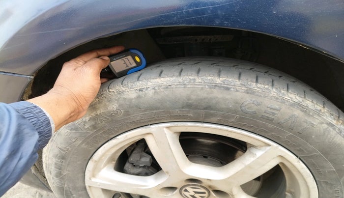 2013 Volkswagen Vento HIGHLINE 1.6 MPI, Petrol, Manual, 1,48,543 km, tyre