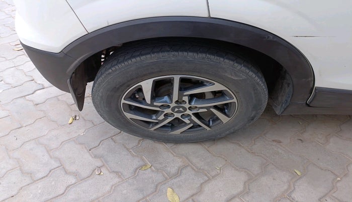 2023 Mahindra XUV300 W8 (O) 1.5 DIESEL AMT, Diesel, Automatic, 89,356 km, tyre