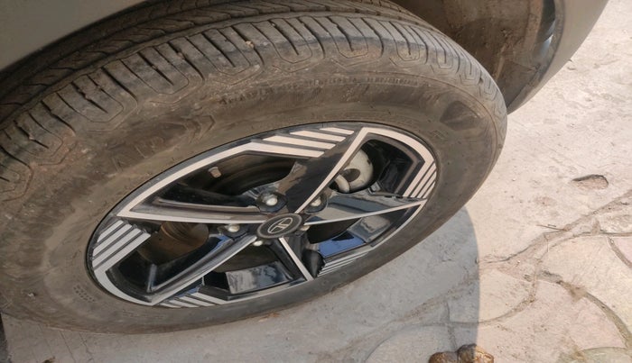 2025 Tata NEXON CREATIVE PLUS S 1.5 REVOTORQ 6 AMT, Diesel, Automatic, 18,324 km, tyre