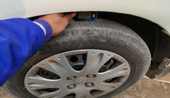 2015 Honda Amaze 1.2L I-VTEC S, CNG, Manual, 1,11,536 km, tyre