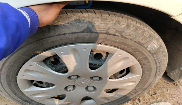 2015 Honda Amaze 1.2L I-VTEC S, CNG, Manual, 1,11,536 km, tyre