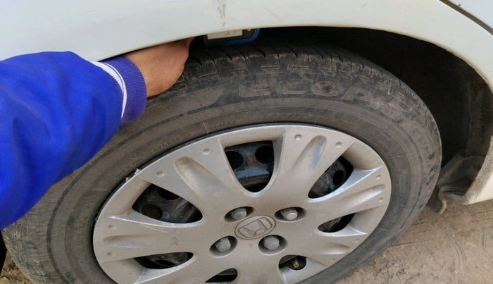 2015 Honda Amaze 1.2L I-VTEC S, CNG, Manual, 1,11,536 km, tyre