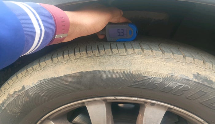 2016 Mahindra XUV500 W10 AT 1.99, Diesel, Automatic, 58,240 km, tyre