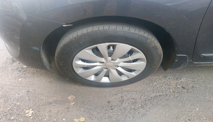 2016 Maruti Baleno DELTA DIESEL 1.3, Diesel, Manual, 1,06,629 km, tyre