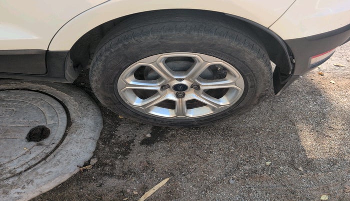 2019 Ford Ecosport TITANIUM + 1.5L PETROL AT, Petrol, Automatic, 1,14,537 km, tyre