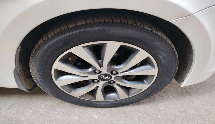 2015 Hyundai Verna FLUIDIC 1.6 CRDI S(O) 4S, Diesel, Manual, 1,06,785 km, tyre