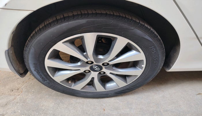 2015 Hyundai Verna FLUIDIC 1.6 CRDI S(O) 4S, Diesel, Manual, 1,06,785 km, tyre