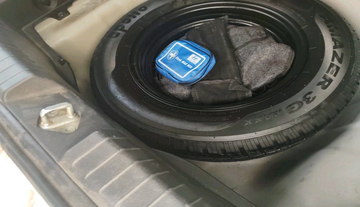 2017 Hyundai Elite i20 MAGNA EXECUTIVE 1.2, Petrol, Manual, 64,522 km, tyre