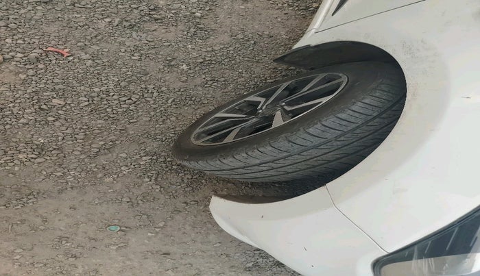 2017 Hyundai Elite i20 MAGNA EXECUTIVE 1.2, Petrol, Manual, 64,522 km, tyre