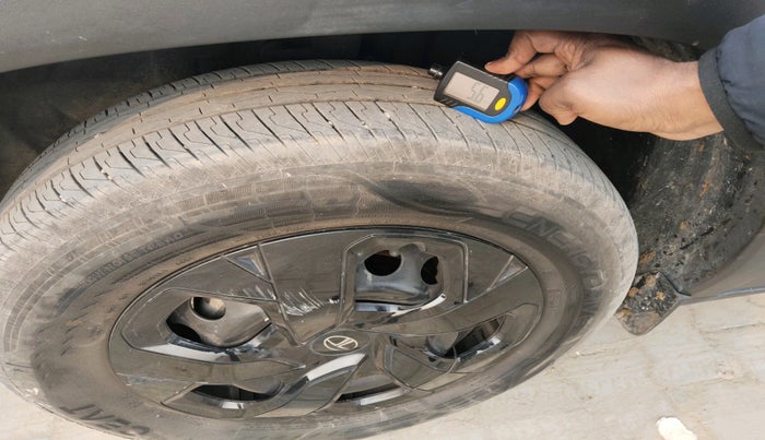 2025 Tata PUNCH Adventure Plus (S) AMT, Petrol, Automatic, 10,940 km, tyre