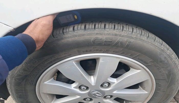 2015 Hyundai Xcent SX 1.2, Petrol, Manual, 33,440 km, tyre